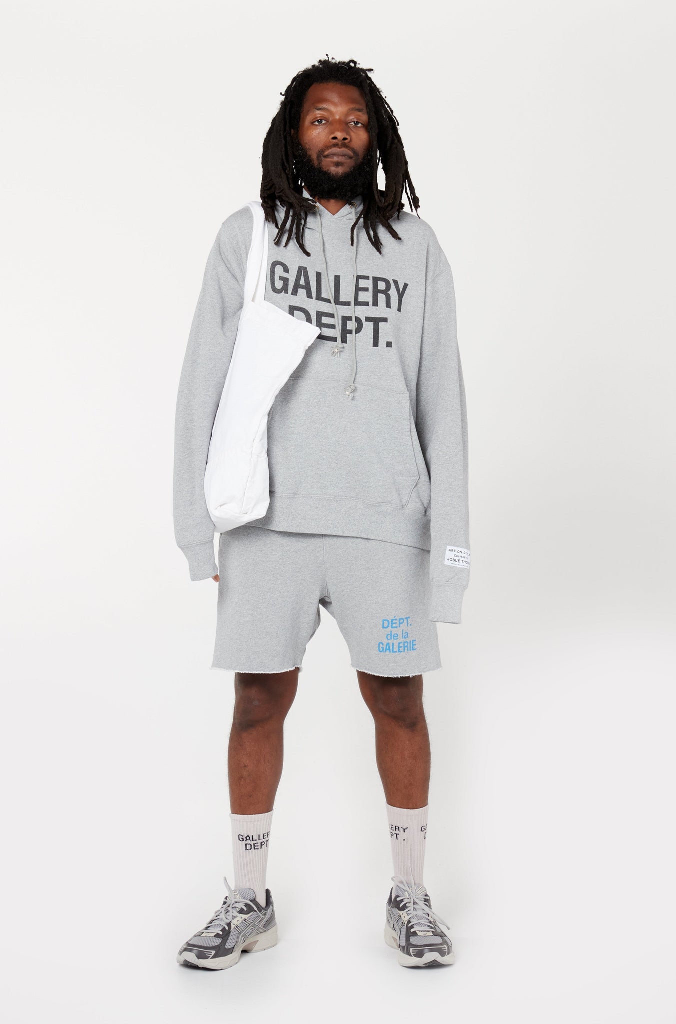 CENTER LOGO HOODIE