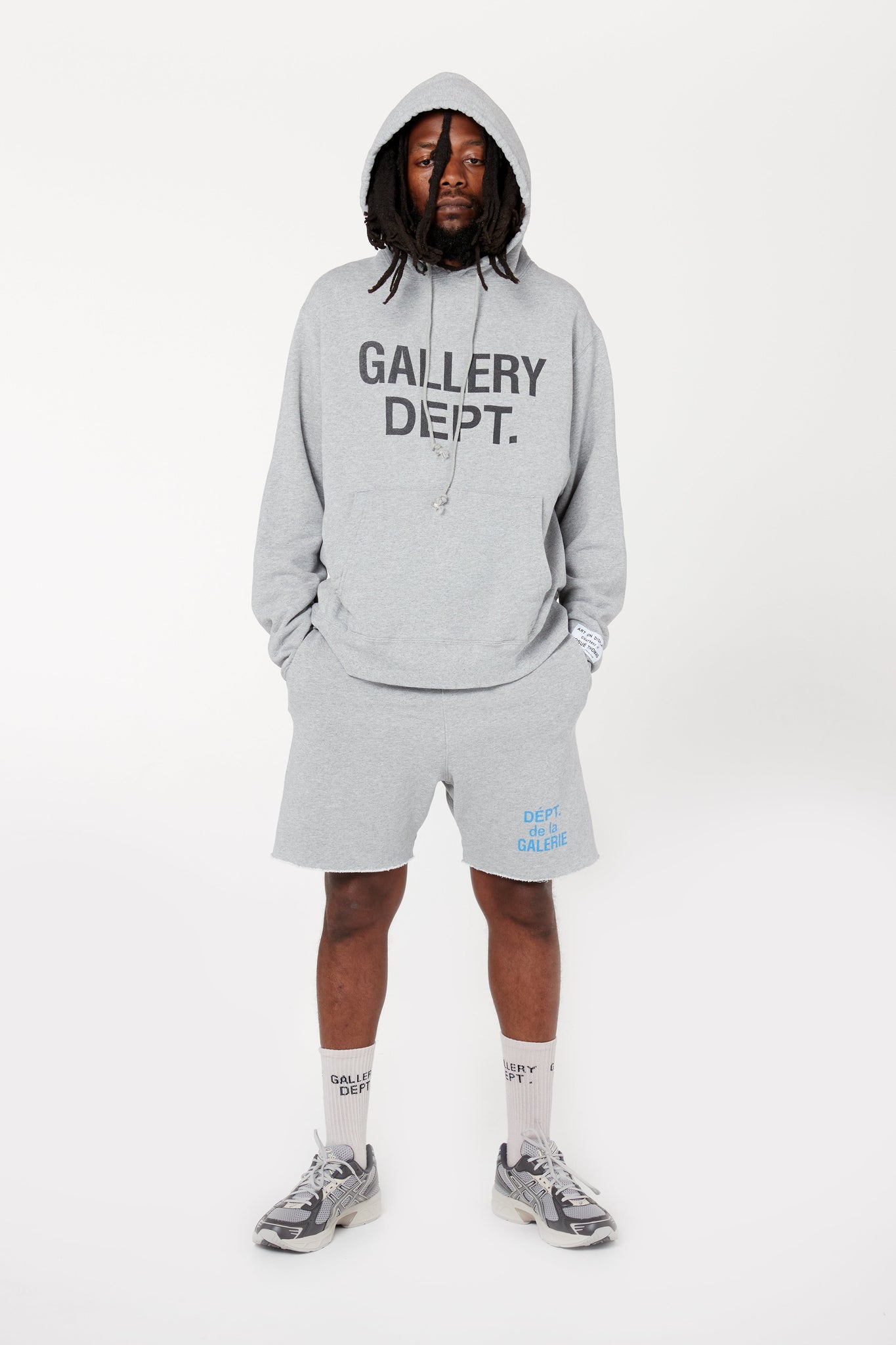 CENTER LOGO HOODIE