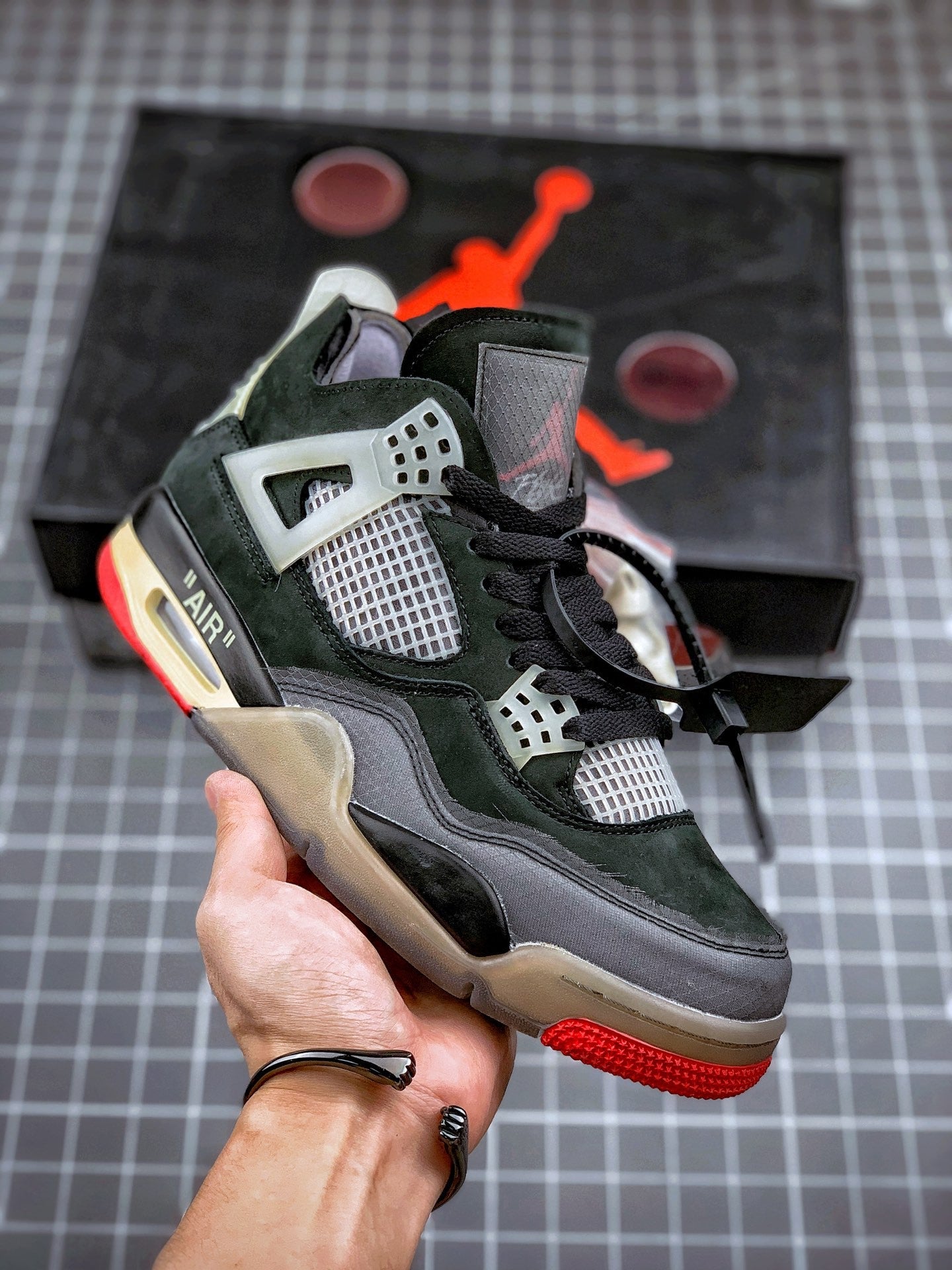 OW x AJ 4 "Bred"