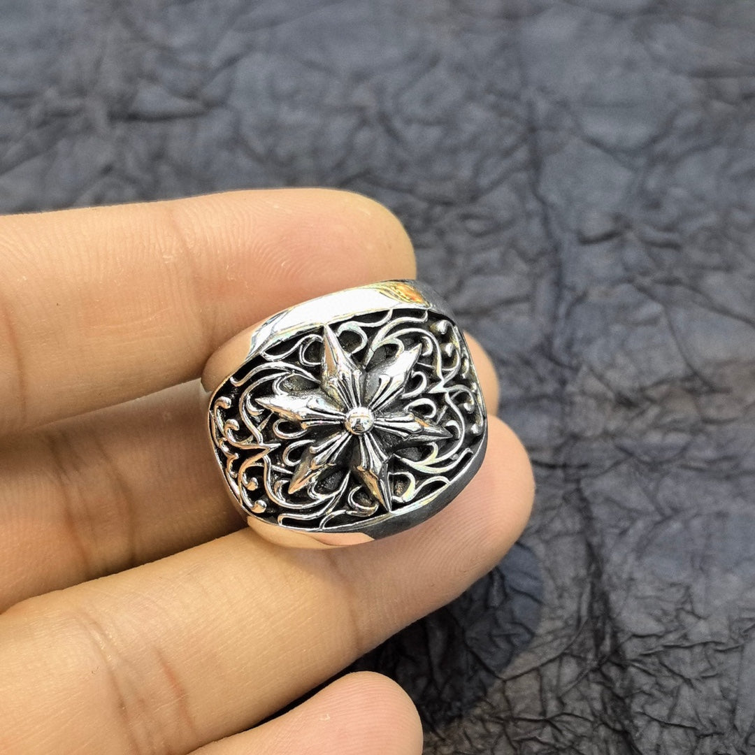 Chrome Hearts - Classic Oval Star Ring