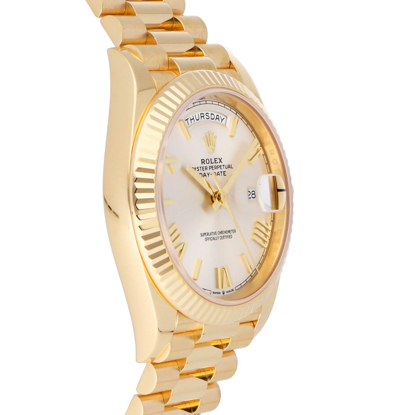 Rolex Day Date 40 Yellow Gold SIlver Roman 228238