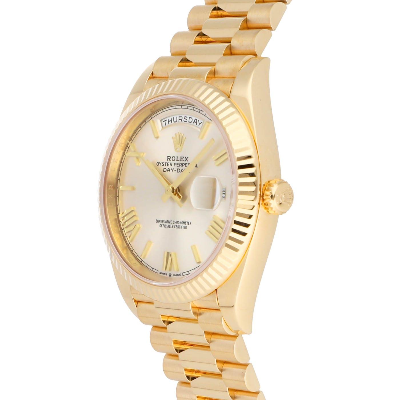 Rolex Day Date 40 Yellow Gold SIlver Roman 228238